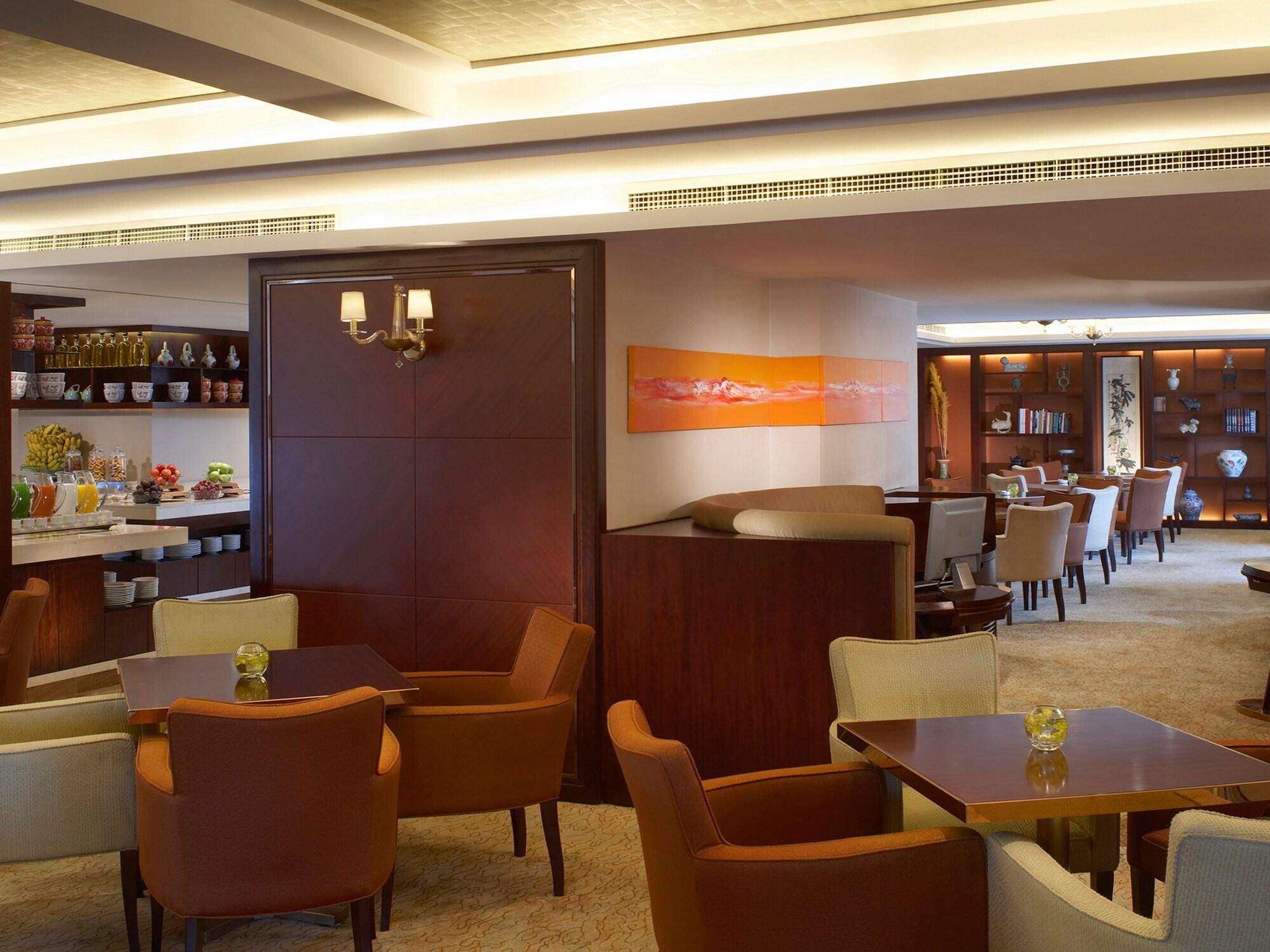 Shangri-la Hotel